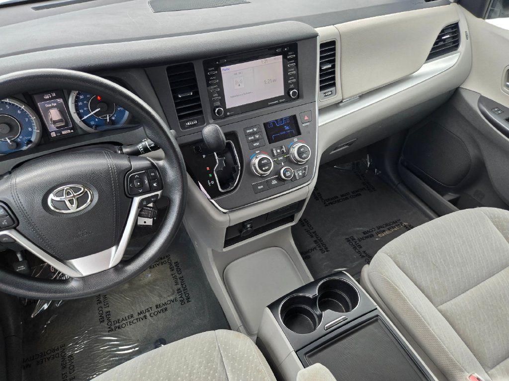 Used 2018 Toyota Sienna LE FWD image 19