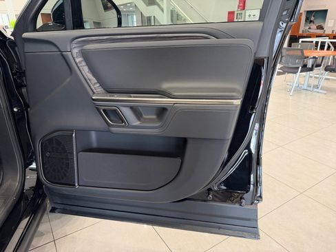 Used 2023 Rivian R1S Adventure AWD/4WD image 16