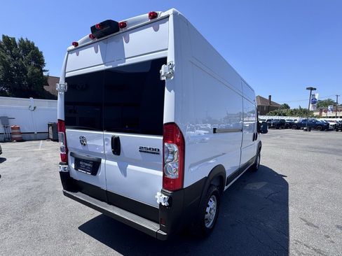 Used 2025 RAM ProMaster 2500 w/ Storage Group image 8