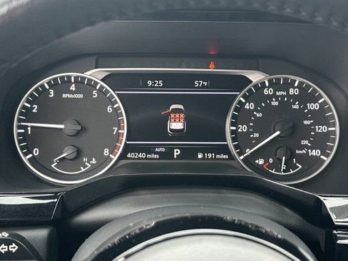 Used 2022 Nissan Pathfinder SL w/ SL Black Package image 28