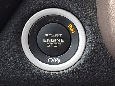 Used 2022 RAM 1500 Laramie AWD/4WD image 22
