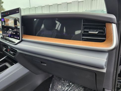 New 2026 Volkswagen Tiguan SEL R-Line image 13