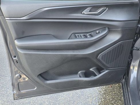 New 2025 Jeep Grand Cherokee Altitude RWD image 31