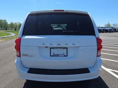 Used 2017 Dodge Grand Caravan SXT w/ Blacktop Package image 9