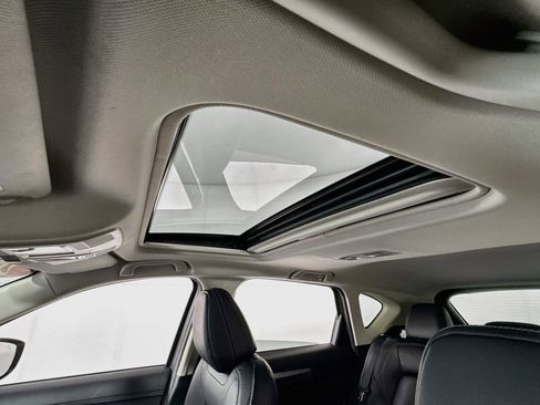 Used 2024 MAZDA CX-5 AWD 2.5 S w/ Preferred Package image 4