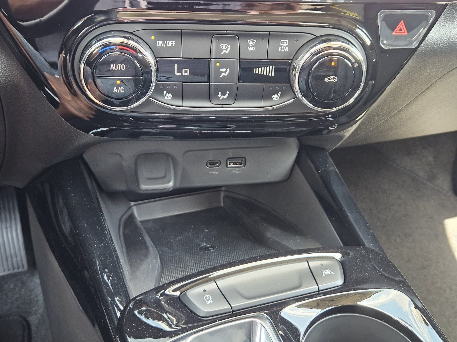 New 2026 Chevrolet Trax ACTIV w/ Sunroof Package FWD image 21
