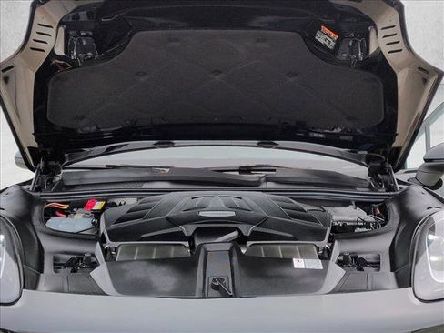 Used 2020 Porsche Cayenne image 25