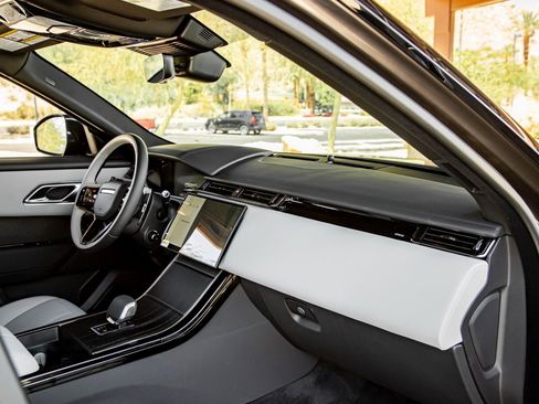 New 2026 Land Rover Range Rover Velar Dynamic SE image 29