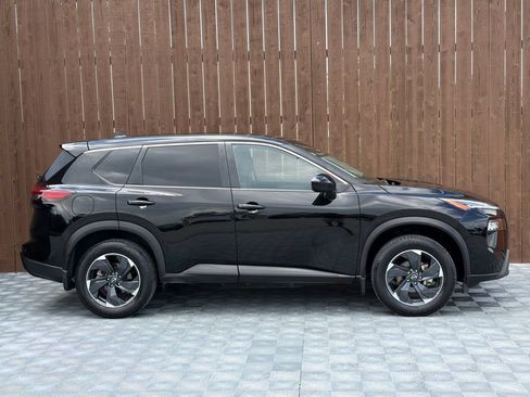 Used 2024 Nissan Rogue SV FWD image 12