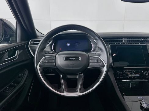 Used 2022 Jeep Grand Cherokee L Laredo image 18