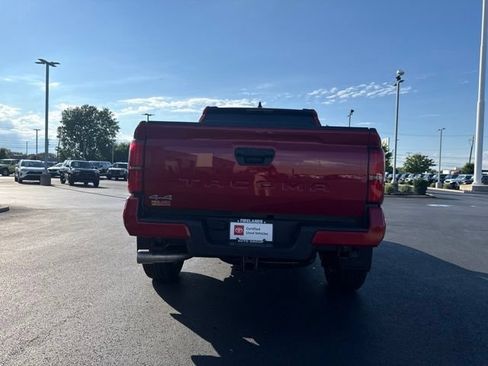 Used 2025 Toyota Tacoma SR5 AWD/4WD image 6