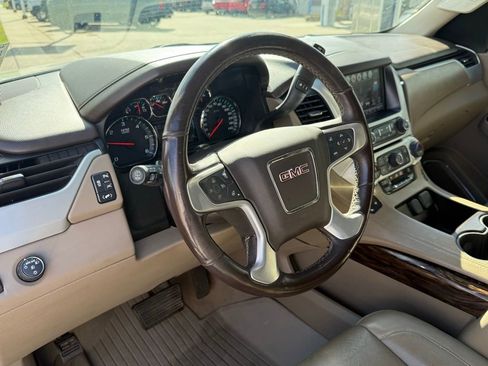 Used 2020 GMC Yukon XL SLT w/ Premium Edition image 7