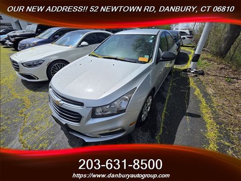 Used 2015 Chevrolet Cruze LS image 1