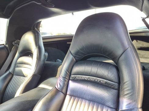 Used 2001 Chevrolet Corvette Base w/ Preferred Equipment Group2 image 8
