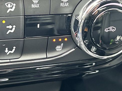 Used 2025 Chevrolet Trax ACTIV w/ Driver Confidence Package image 26