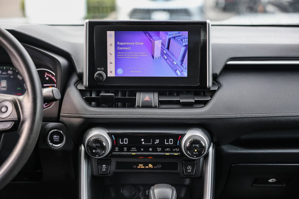 Certified 2025 Toyota RAV4 XLE FWD image 6