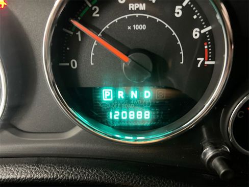 Used 2012 Jeep Wrangler Unlimited Rubicon w/ Connectivity Group image 12