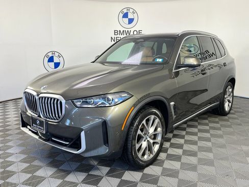 Used 2024 BMW X5 xDrive40i w/ Premium Package AWD/4WD image 3