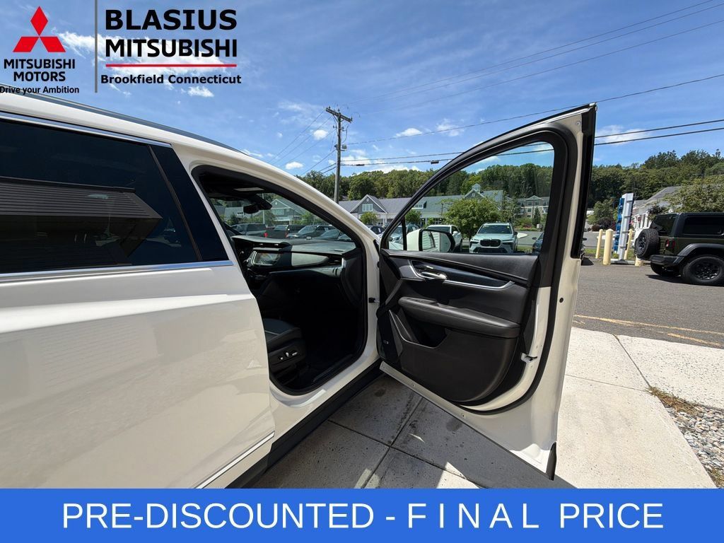 Used 2025 Cadillac XT5 Premium Luxury AWD/4WD image 51
