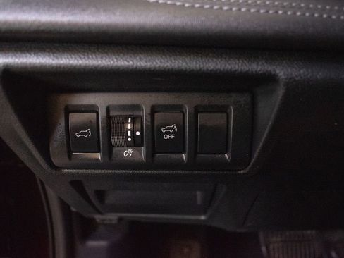 Used 2025 Subaru Outback Limited AWD/4WD image 18