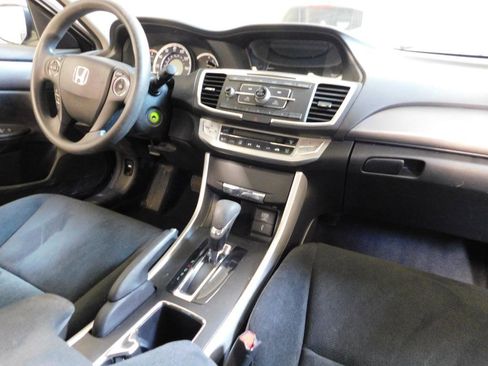 Used 2013 Honda Accord LX image 10