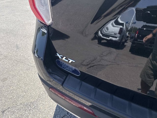 Used 2023 Ford Explorer XLT w/ Equipment Group 202A AWD/4WD image 5