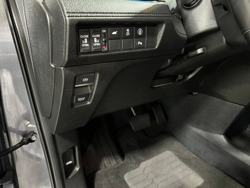 Used 2023 Honda Odyssey Touring image 19