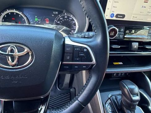 Used 2023 Toyota Highlander XSE AWD/4WD image 28