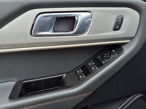 New 2026 Ford Explorer Active w/ Active Comfort Package RWD image 11
