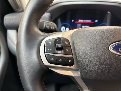 Used 2025 Ford Explorer Active image 17