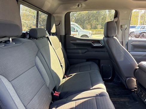 Used 2024 GMC Sierra 1500 SLE w/ Preferred Package image 29