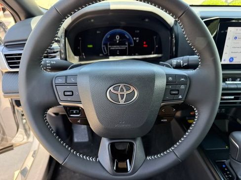 Used 2026 Toyota Camry SE w/ Convenience Package FWD image 11
