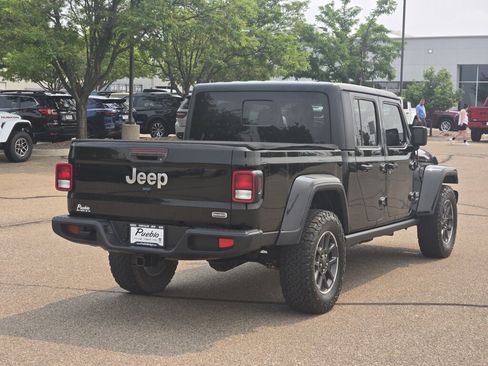 Used 2020 Jeep Gladiator Overland AWD/4WD image 3