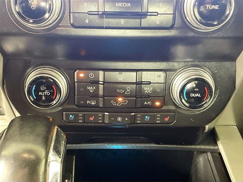 Used 2019 Ford F150 Lariat w/ Equipment Group 502A Luxury image 18