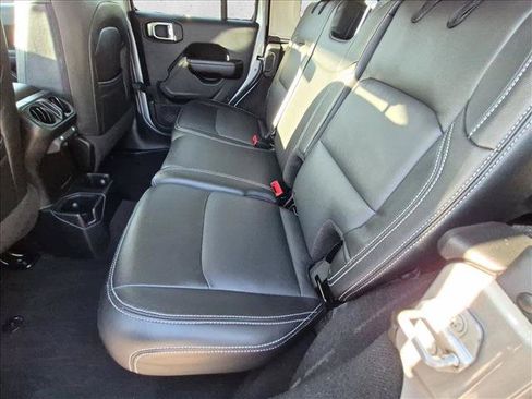 Used 2018 Jeep Wrangler Unlimited Sport S AWD/4WD image 18
