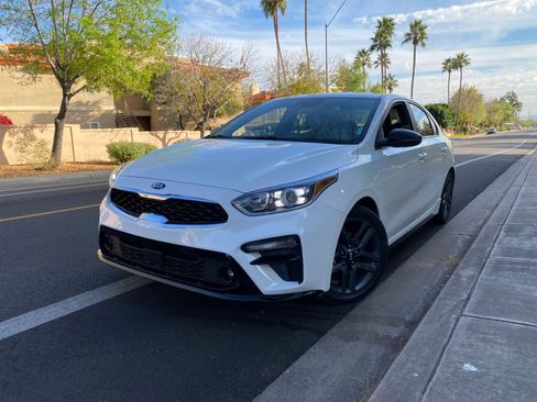 Used 2021 Kia Forte GT-Line w/ GT-Line Premium Package image 2