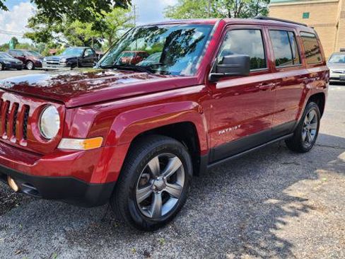 Used 2014 Jeep Patriot High Altitude FWD image 2