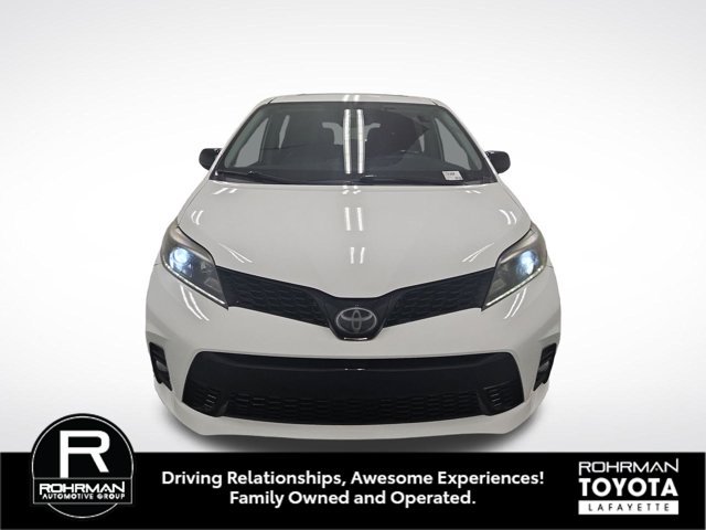 Used 2020 Toyota Sienna SE Premium w/ Nightshade Edition FWD image 10