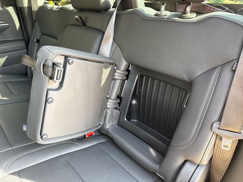 Used 2025 GMC Sierra 1500 SLT image 18