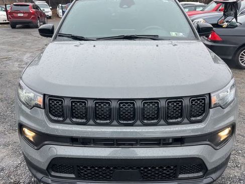 Used 2023 Jeep Compass Latitude image 12