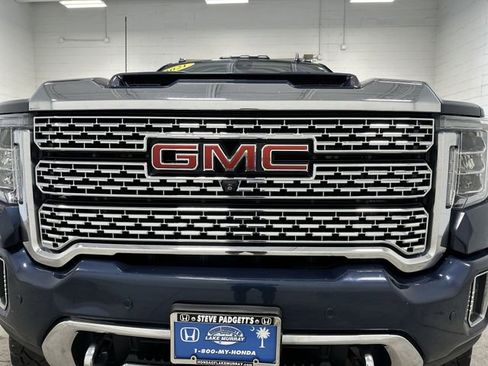 Used 2021 GMC Sierra 3500 Denali w/ Technology Package AWD/4WD image 10