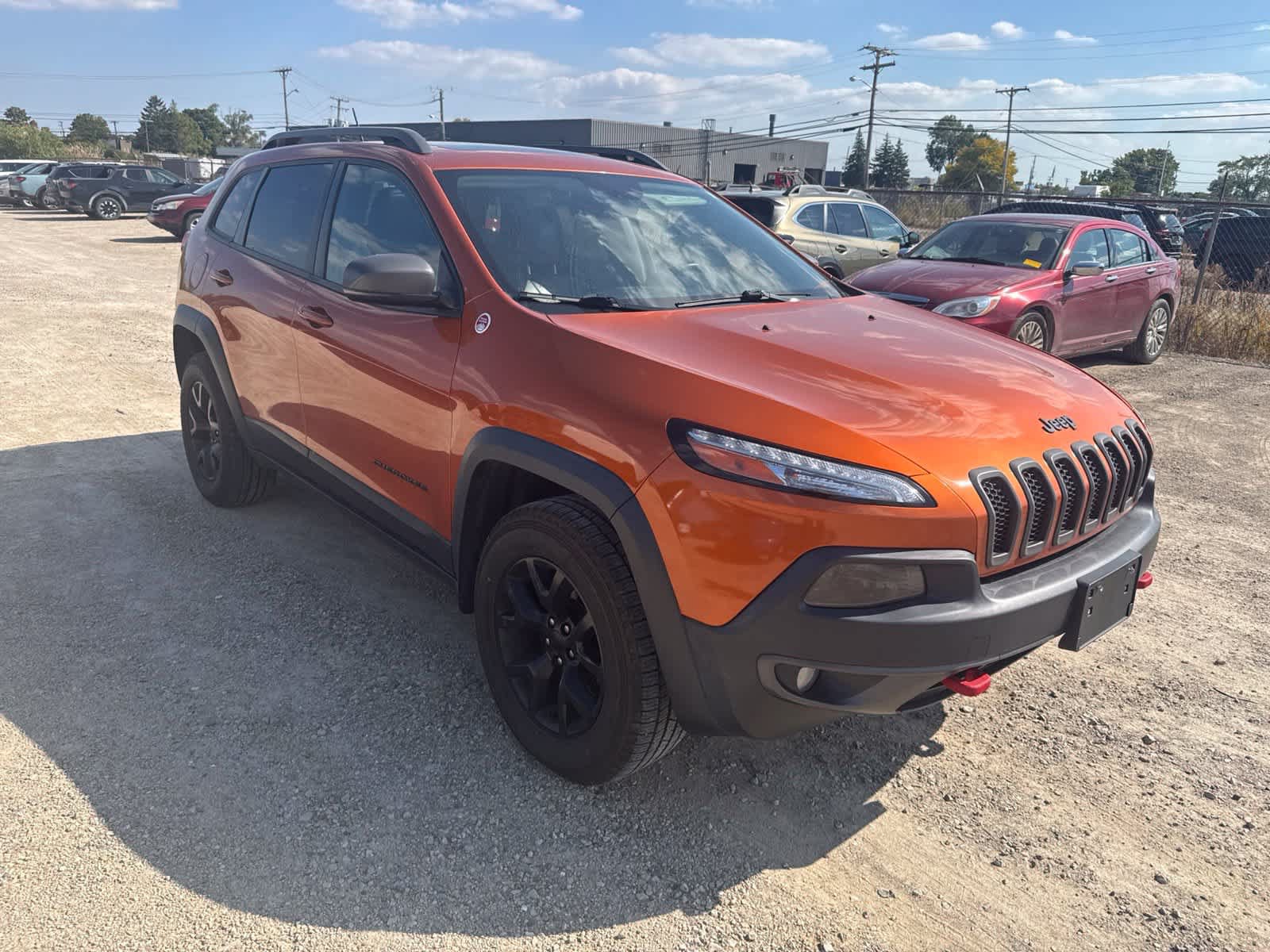 Used 2015 Jeep Cherokee Trailhawk w/ Comfort/Convenience Group AWD/4WD image 4