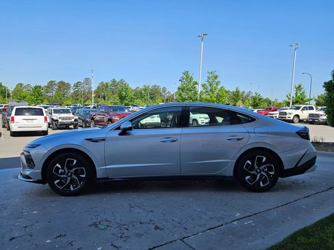 Used 2025 Hyundai Sonata SEL FWD image 4
