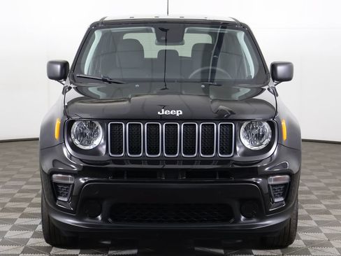 Used 2023 Jeep Renegade Latitude AWD/4WD image 10
