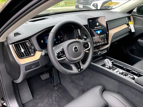 New 2026 Volvo XC60 B5 Ultra w/ Protection Package Premier AWD/4WD image 9