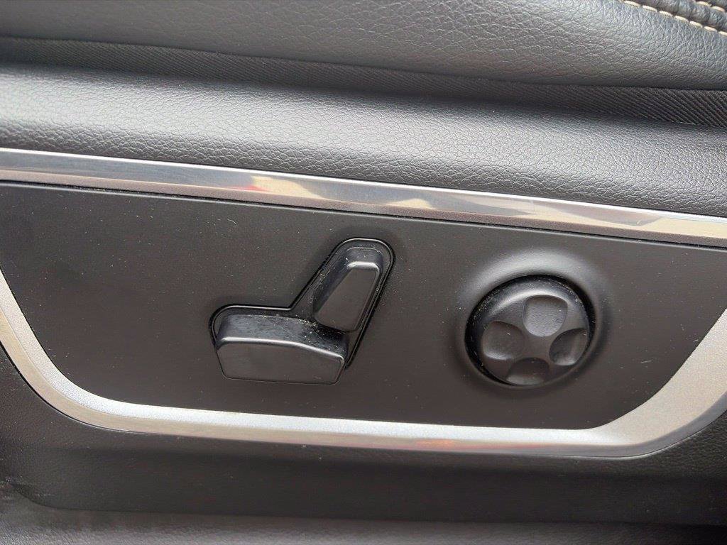 Used 2019 RAM 1500 Laramie AWD/4WD image 6