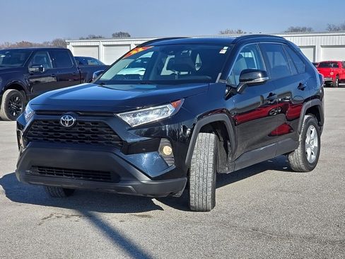 Used 2021 Toyota RAV4 XLE w/ Convenience Package image 3