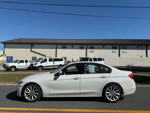 Used 2012 BMW 328i Sedan w/ Premium Pkg RWD image 5
