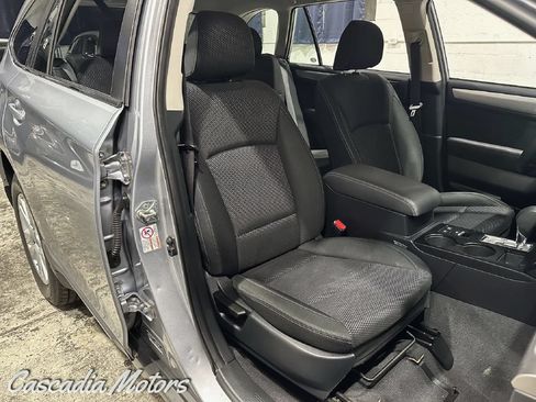 Used 2017 Subaru Outback 2.5i AWD/4WD image 13