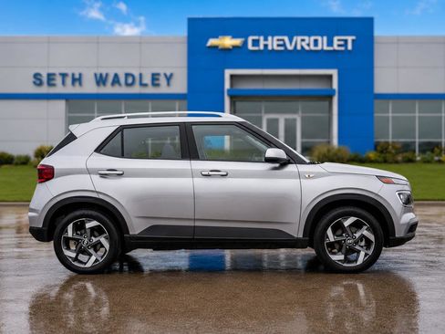Used 2025 Hyundai Venue SEL FWD image 39